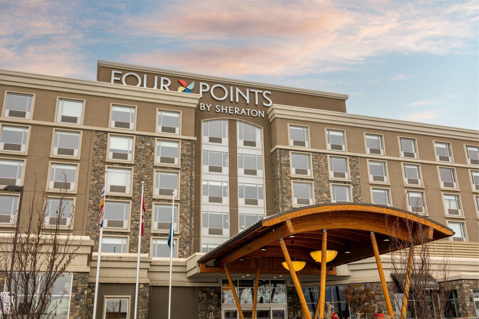 Four Points By Sheraton Kelowna Airport Hotel Exterior photo