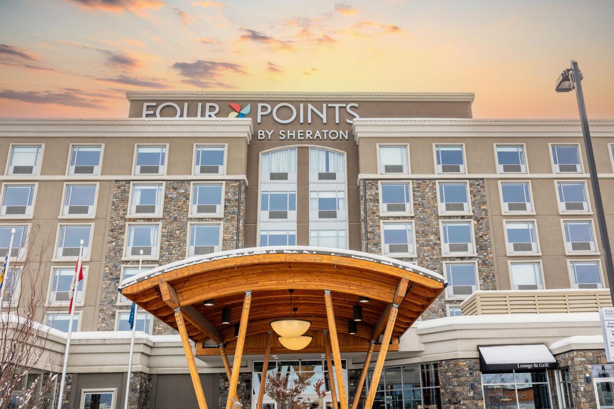 Four Points By Sheraton Kelowna Airport Hotel Exterior photo